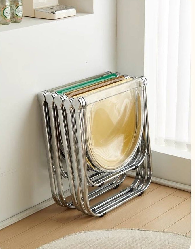Hopfällbar stol i modern nordisk design